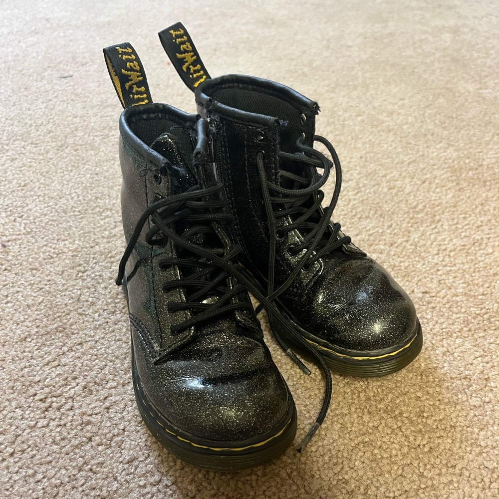 Dr. Martens- Black Sparkle Girls